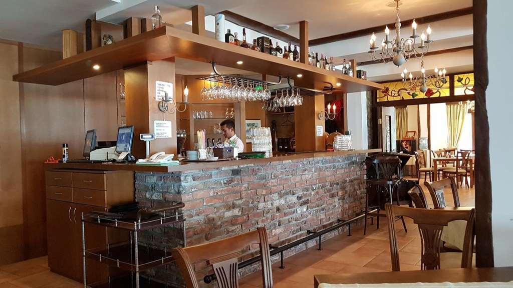 Tino Hotel & Spa Ohrid Restaurant bilde